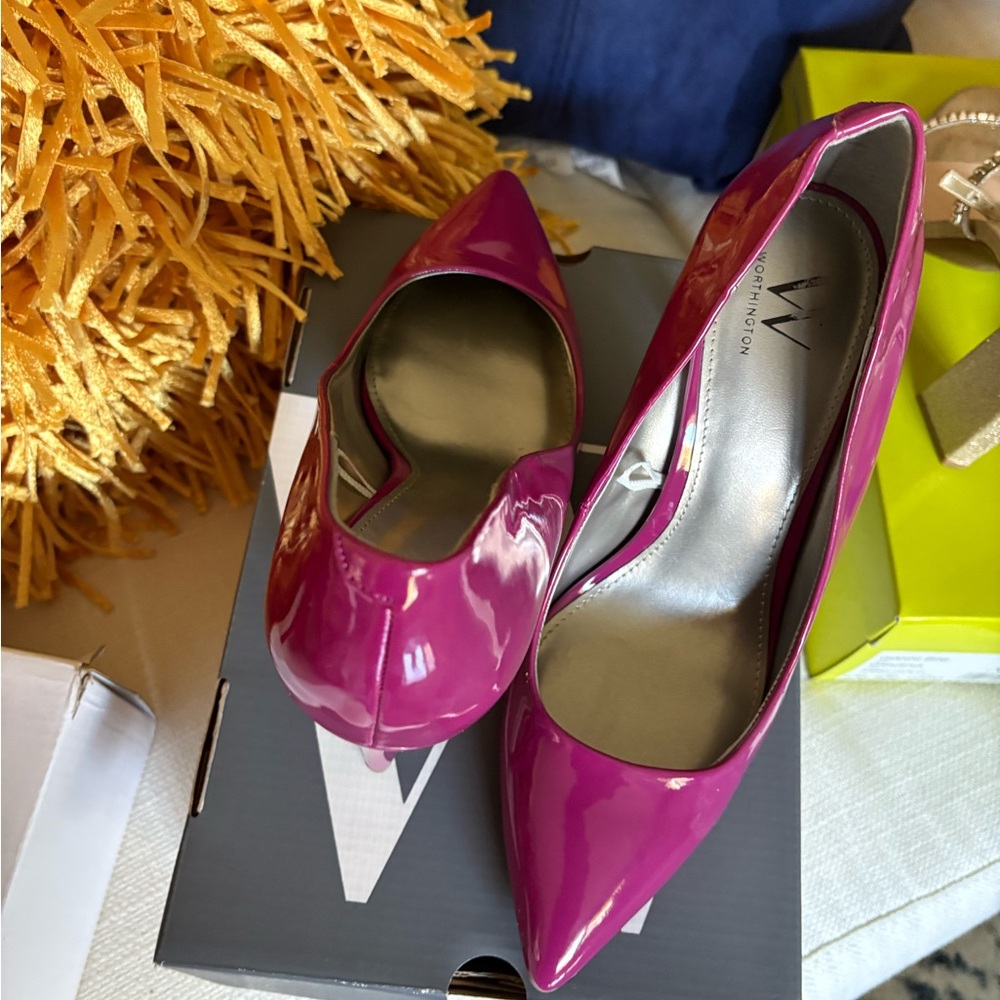 Patent leather heel